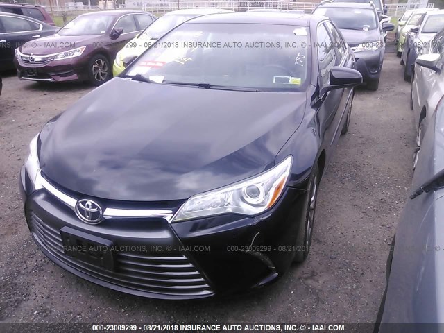 4T1BF1FK8GU529779 - 2016 TOYOTA CAMRY LE/XLE/SE/XSE 黑色 照片 2