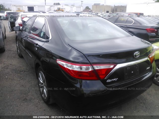 4T1BF1FK8GU529779 - 2016 TOYOTA CAMRY LE/XLE/SE/XSE 黑色 照片 3