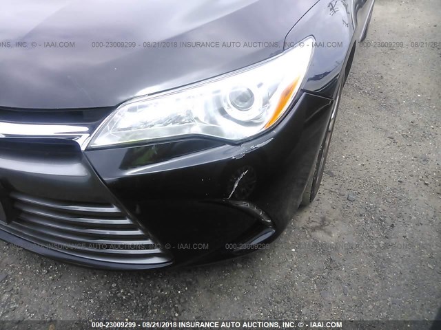 4T1BF1FK8GU529779 - 2016 TOYOTA CAMRY LE/XLE/SE/XSE 黑色 照片 6