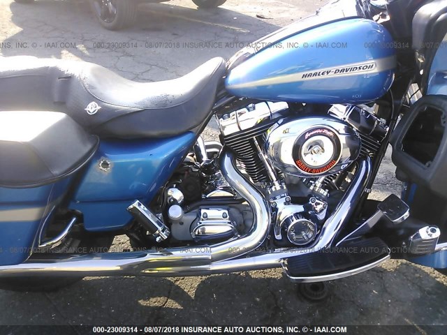 1HD1FSW184Y616579 - 2004 HARLEY-DAVIDSON FLTRI BLUE photo 8