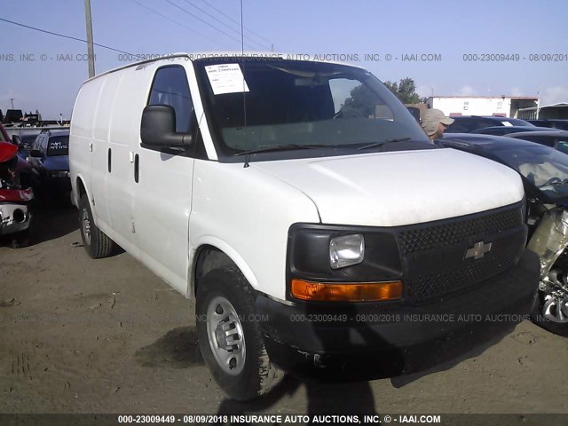 1GCWGFBA7B1102987 - 2011 CHEVROLET EXPRESS G2500  WHITE photo 6