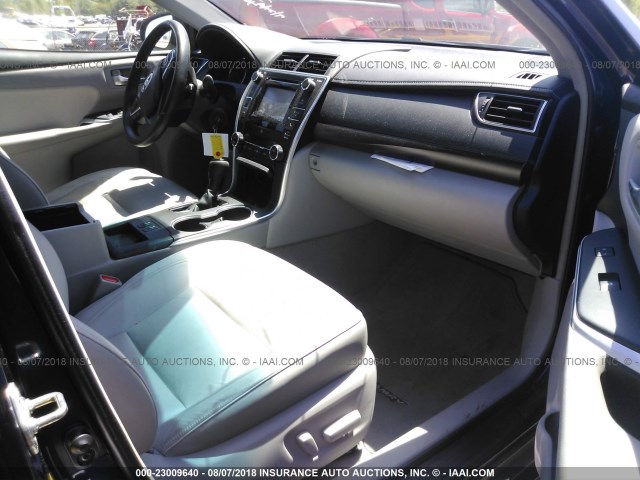 4T4BF1FK7FR487433 - 2015 TOYOTA CAMRY LE/XLE/SE/XSE 蓝色 照片 5