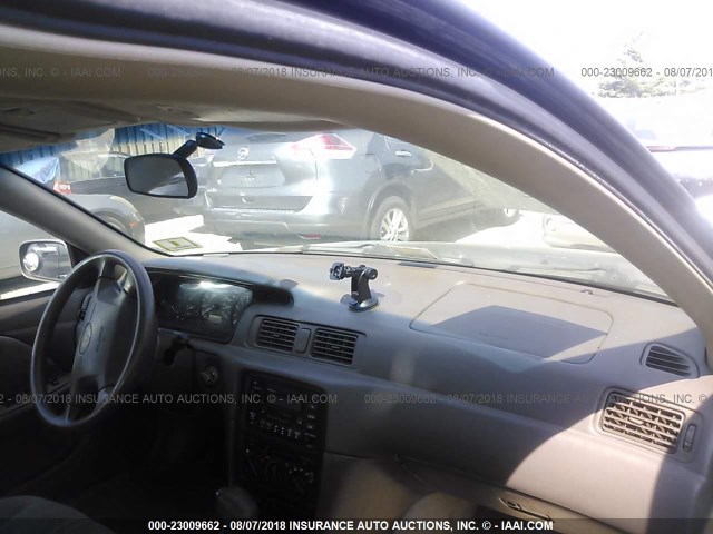 4T1BG22K3XU570927 - 1999 TOYOTA CAMRY CE/LE/XLE 金色 照片 5