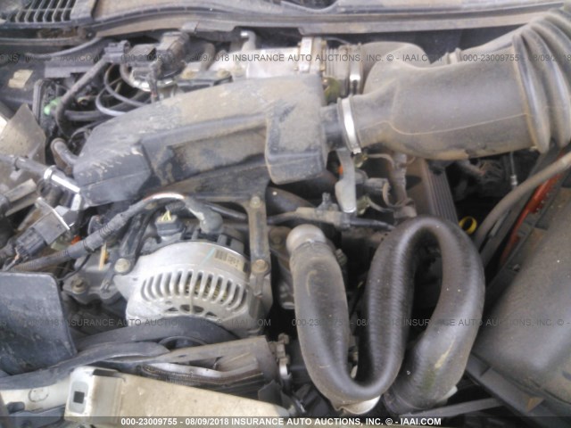 1LNHM81W43Y625205 - 2003 LINCOLN TOWN CAR EXECUTIVE WHITE photo 10