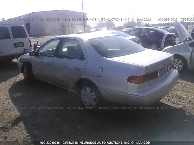 4T1BF22K21U123693 - 2001 TOYOTA CAMRY LE/XLE 银色 照片 3