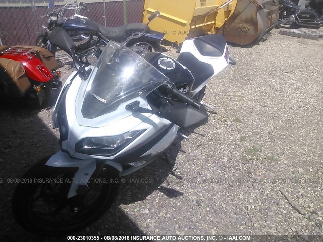 JKAEX8A16EA006226 - 2014 KAWASAKI EX300 A WHITE photo 2