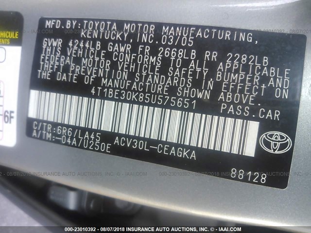 4T1BE30K85U575651 - 2005 TOYOTA CAMRY LE/XLE/SE Күміс фото 9