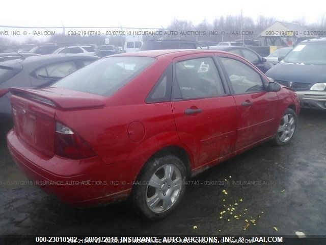 1FAHP34N47W286566 - 2007 FORD FOCUS ZX4/S/SE/SES RED photo 4