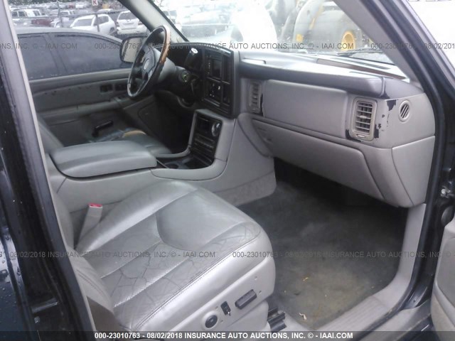 1GYEK63NX4R205458 - 2004 CADILLAC ESCALADE LUXURY Schwarz Foto 5