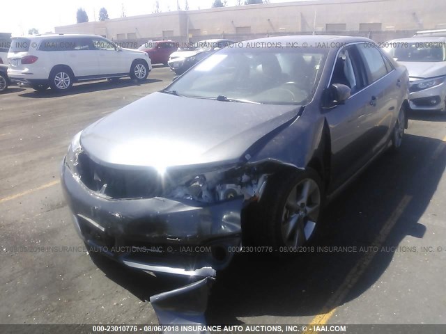 4T1BF1FK1EU395274 - 2014 TOYOTA CAMRY L/SE/LE/XLE 灰色 照片 2