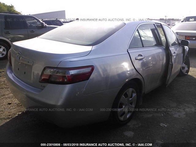 4T1BE46K87U064568 - 2007 TOYOTA CAMRY NEW GENERAT CE/LE/XLE/SE SILVER photo 4