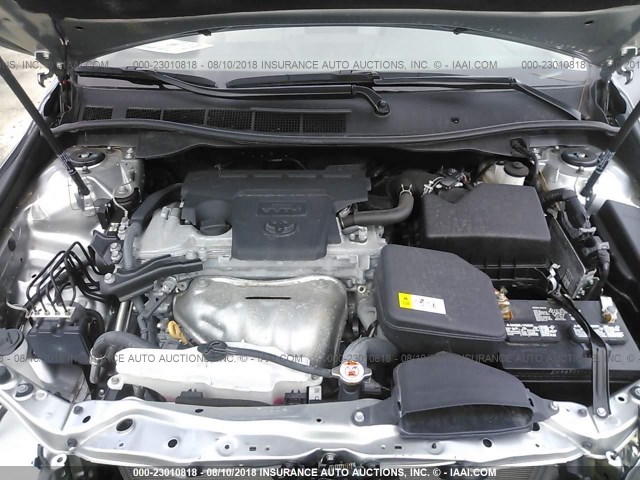 4T1BF1FK0HU698437 - 2017 TOYOTA CAMRY LE/XLE/SE/XSE SILVER photo 10