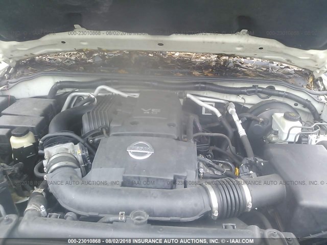 5N1AR18U95C773221 - 2005 NISSAN PATHFINDER LE/SE/XE 白色 照片 10