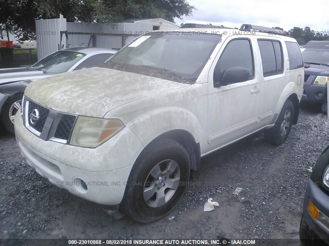 5N1AR18U95C773221 - 2005 NISSAN PATHFINDER LE/SE/XE 白色 照片 2
