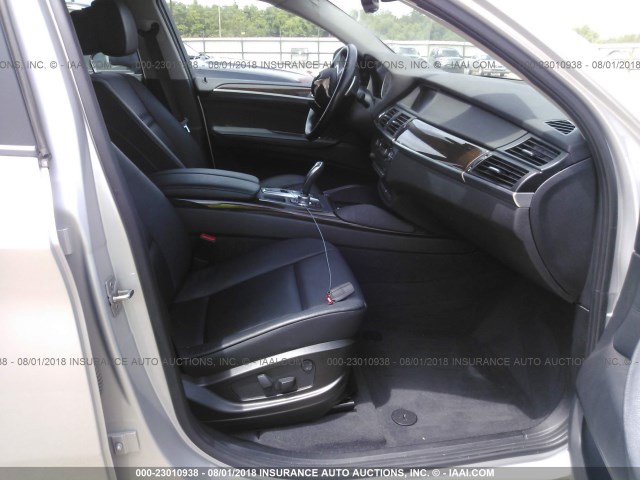 5UXFG2C58CL779660 - 2012 BMW X6 XDRIVE35I SILVER photo 5