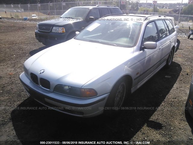 WBADP6341YBV65143 - 2000 BMW 528 IT AUTOMATIC SILVER photo 2