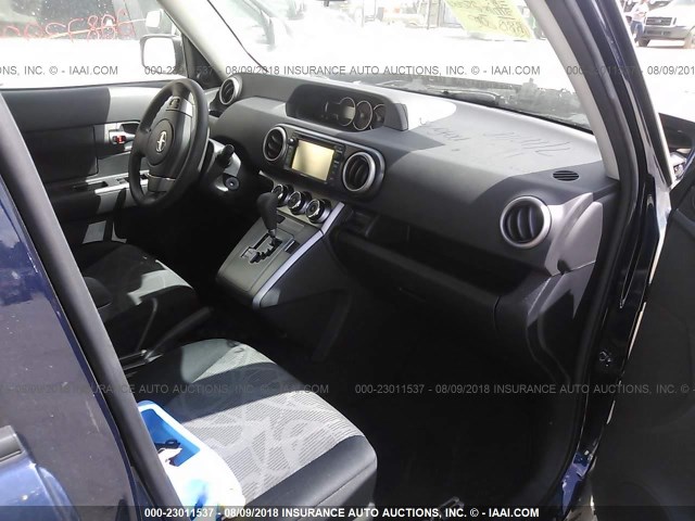 JTLZE4FE3FJ067833 - 2015 TOYOTA SCION XB Blau Foto 5