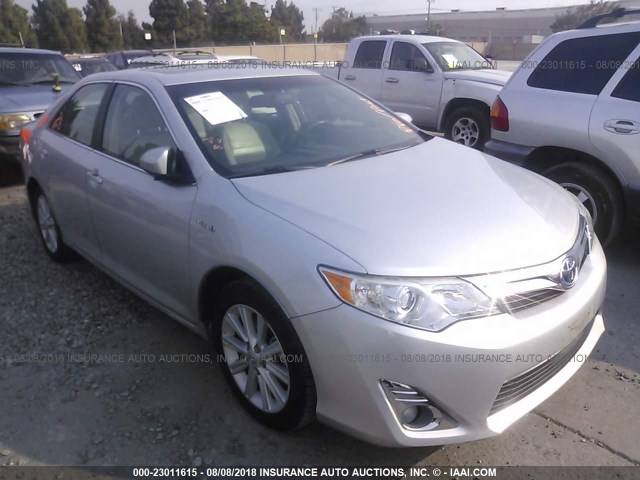 4T1BD1FK8EU109300 - 2014 TOYOTA CAMRY HYBRID/LE/XLE 银色 照片 1