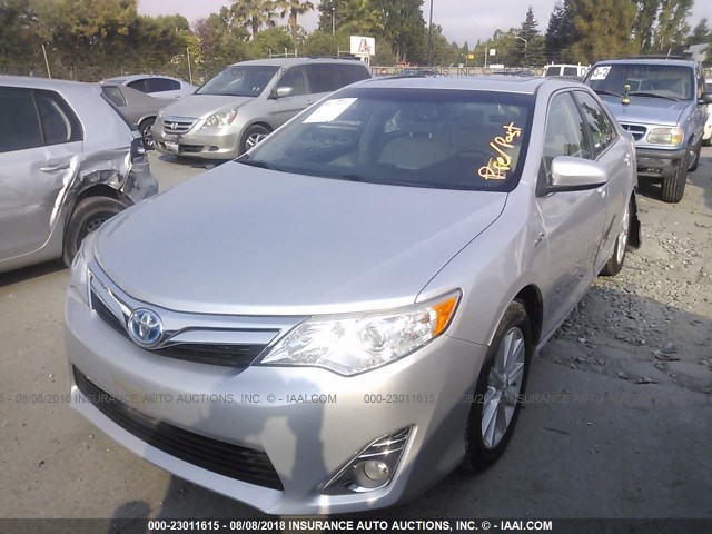 4T1BD1FK8EU109300 - 2014 TOYOTA CAMRY HYBRID/LE/XLE SILVER photo 2