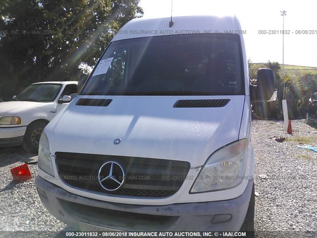 WDZPE7CC0B5541148 - 2011 MERCEDES-BENZ SPRINTER 2500 WHITE photo 6