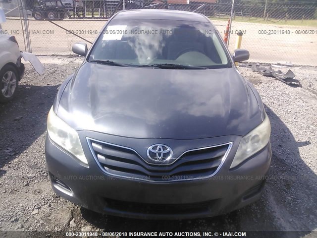 4T1BF3EK9AU054504 - 2010 TOYOTA CAMRY SE/LE/XLE ნაცრისფერი ფოტო 6