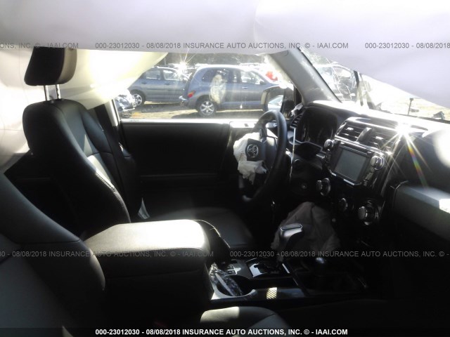 JTEBU5JR7H5475274 - 2017 TOYOTA 4RUNNER SR5 PREM/LTDL/TRAIL/TRD 白色 照片 5