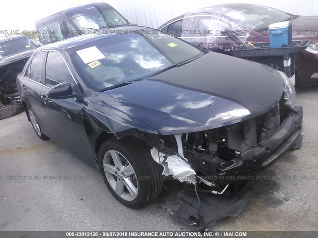 4T1BF1FKXEU333193 - 2014 TOYOTA CAMRY L/SE/LE/XLE Qara foto 1