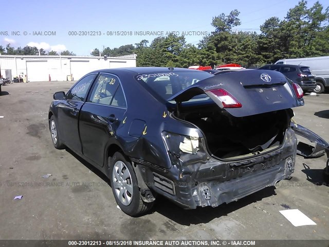 4T1BF3EK4AU025542 - 2010 TOYOTA CAMRY SE/LE/XLE ნაცრისფერი ფოტო 3