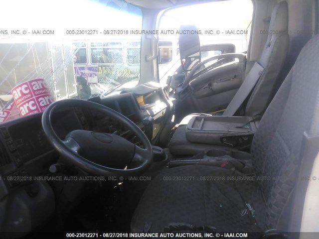 JALE5W16XA7901431 - 2010 ISUZU NQR WHITE photo 5