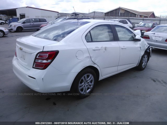 1G1JB5SH2H4152244 - 2017 CHEVROLET SONIC LS 白色 照片 4