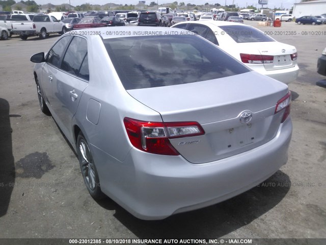 4T1BF1FK5CU122562 - 2012 TOYOTA CAMRY SE/LE/XLE SILVER photo 3