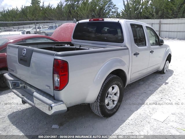 1N6AD07U39C418739 - 2009 NISSAN FRONTIER CREW CAB SE/LE/NISMO SILVER photo 4