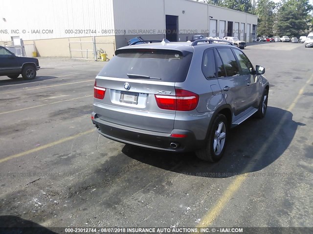 5UXFF03519LJ98176 - 2009 BMW X5 XDRIVE35D GRAY photo 4