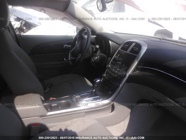 1G11A5SA0DF274279 - 2013 CHEVROLET MALIBU LS 银色 照片 5
