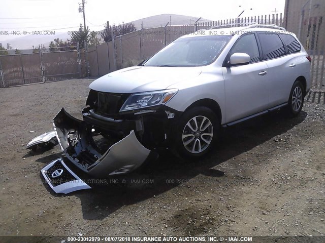 5N1AR2MM7DC621948 - 2013 NISSAN PATHFINDER S/SV/SL/PLATINUM SILVER photo 2