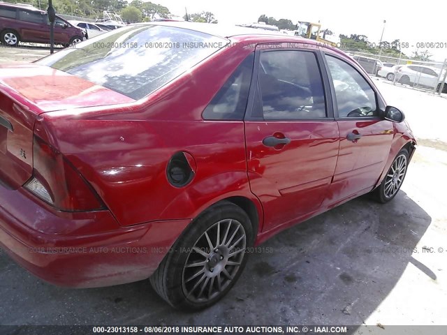 1FAFP34392W341544 - 2002 FORD FOCUS SE/SE COMFORT/SE SPORT RED photo 4