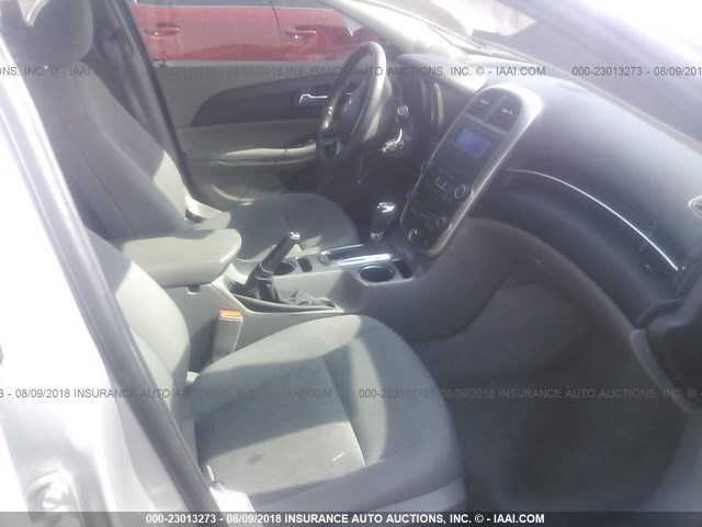 1G11B5SL9FF137987 - 2015 CHEVROLET MALIBU LS 银色 照片 5