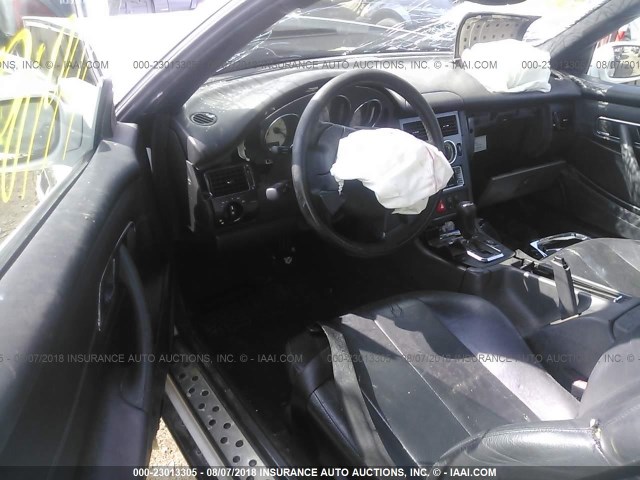 WDBKK47F9XF081901 - 1999 MERCEDES-BENZ SLK 230 KOMPRESSOR WHITE photo 5