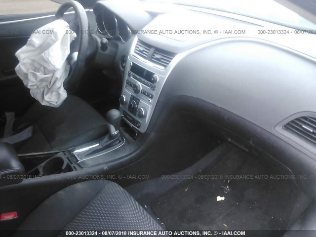 1G1ZC5E01CF303013 - 2012 CHEVROLET MALIBU 1LT SILVER photo 5