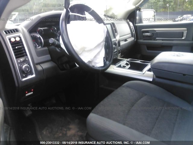 3C6UR5DL9EG266720 - 2014 RAM 2500 SLT 灰色 照片 5