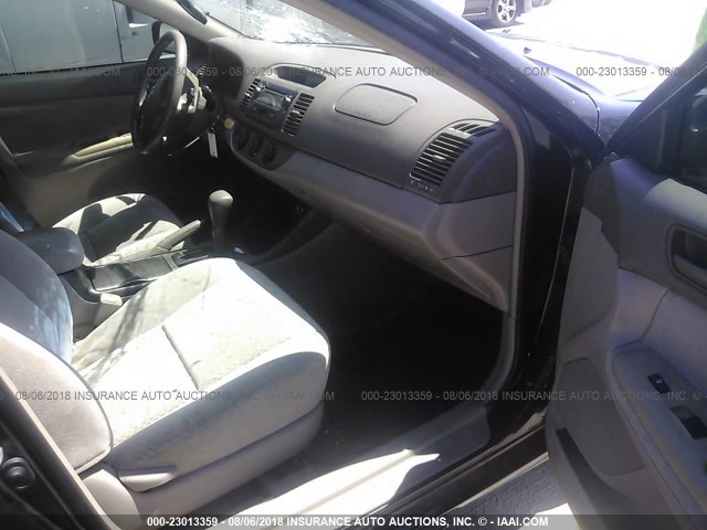 4T1BE32K04U358011 - 2004 TOYOTA CAMRY LE/XLE/SE Qara foto 5