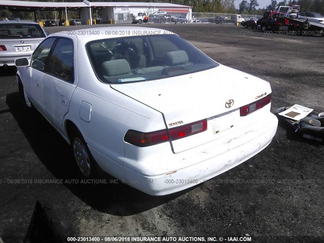 JT2BG28K7W0147407 - 1998 TOYOTA CAMRY LE/XLE WHITE photo 3