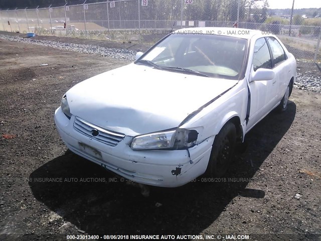 JT2BG28K7W0147407 - 1998 TOYOTA CAMRY LE/XLE WHITE photo 6