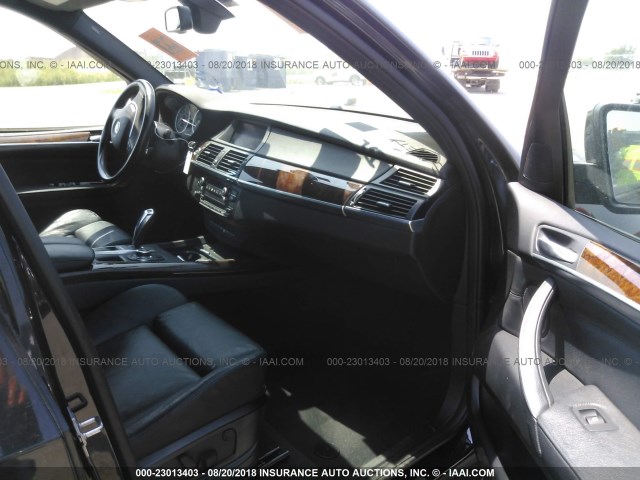5UXZV4C53CL763588 - 2012 BMW X5 XDRIVE35I Czarny zdjęcie 5