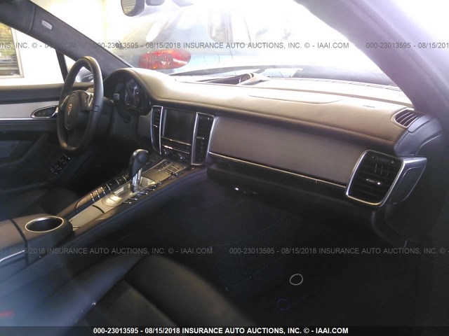 WP0BB2A70EL063213 - 2014 PORSCHE PANAMERA 4S/EXECUTIVE SILVER photo 5