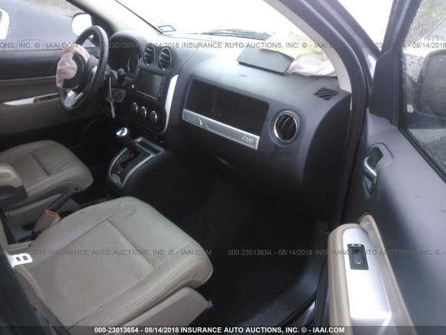 1C4NJCEB1HD170872 - 2017 JEEP COMPASS LATITUDE 灰色 照片 5