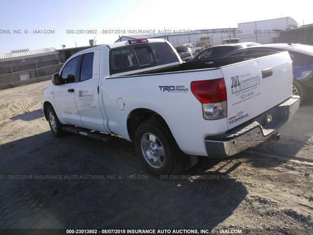 5TFRV54138X056686 - 2008 TOYOTA TUNDRA DOUBLE CAB/DOUBLE CAB SR5 WHITE photo 3