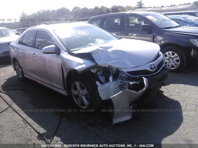 4T1BF1FK9EU412208 - 2014 TOYOTA CAMRY L/SE/LE/XLE Gümüş foto 1