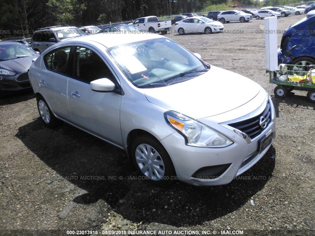 3N1CN7APXFL829918 - 2015 NISSAN VERSA S/S PLUS/SV/SL SILVER photo 1