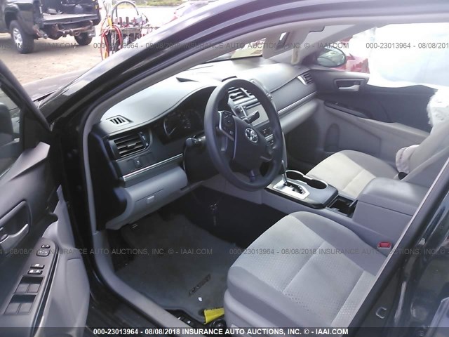 4T1BF1FK0DU695614 - 2013 TOYOTA CAMRY L/SE/LE/XLE 黑色 照片 5